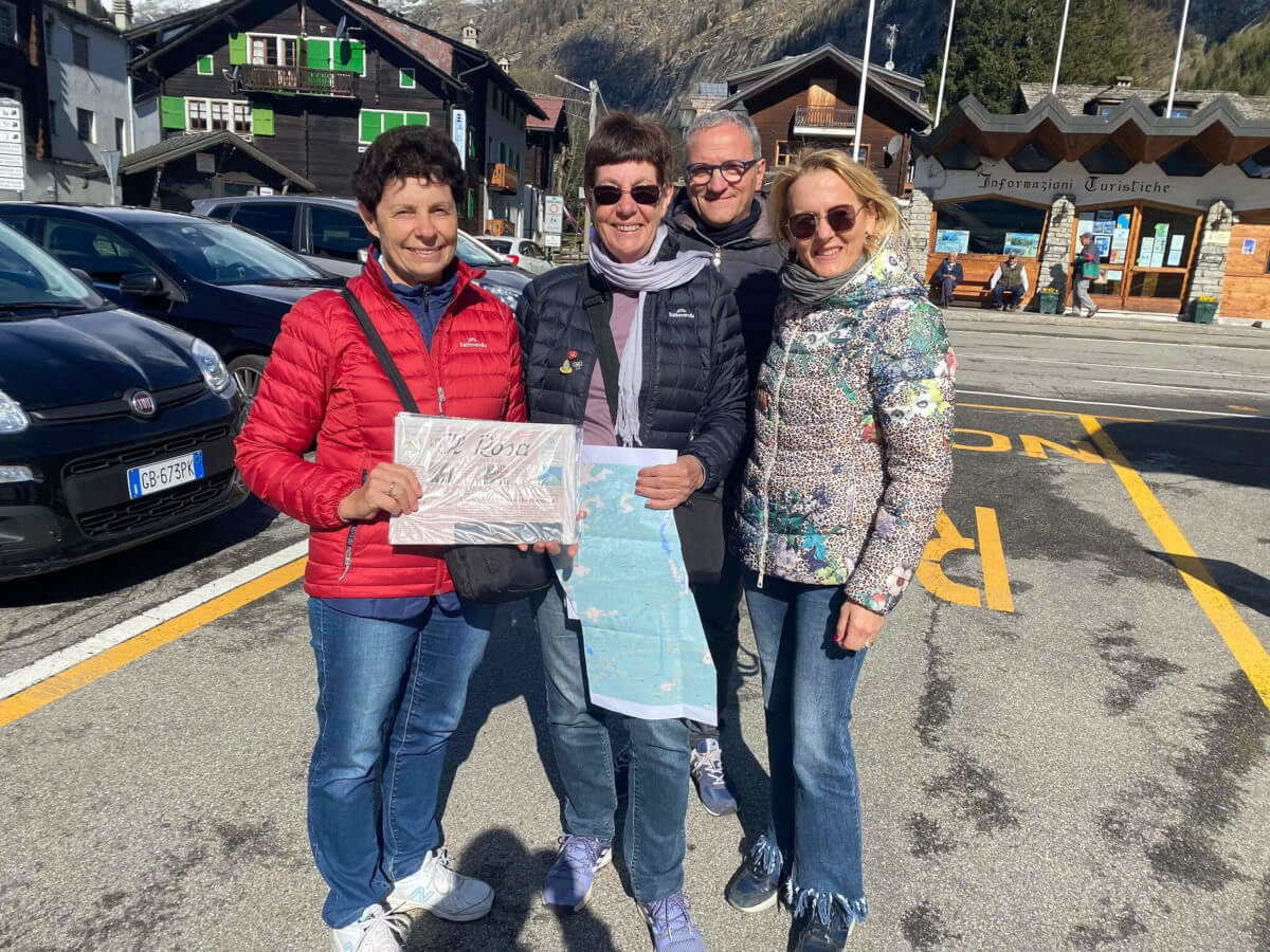 June Dunne, Ann Plumb, Gianfranco De Venuto, Giuliana Berzan