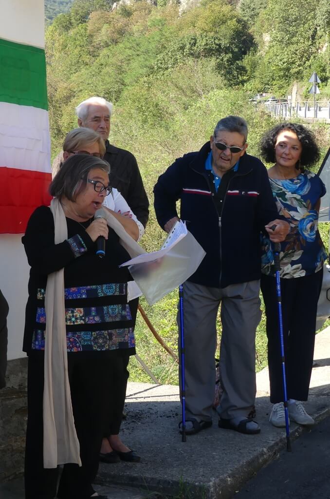 In Secondo Piano Dario Migliorati Autore Del Quadro Della Cappella