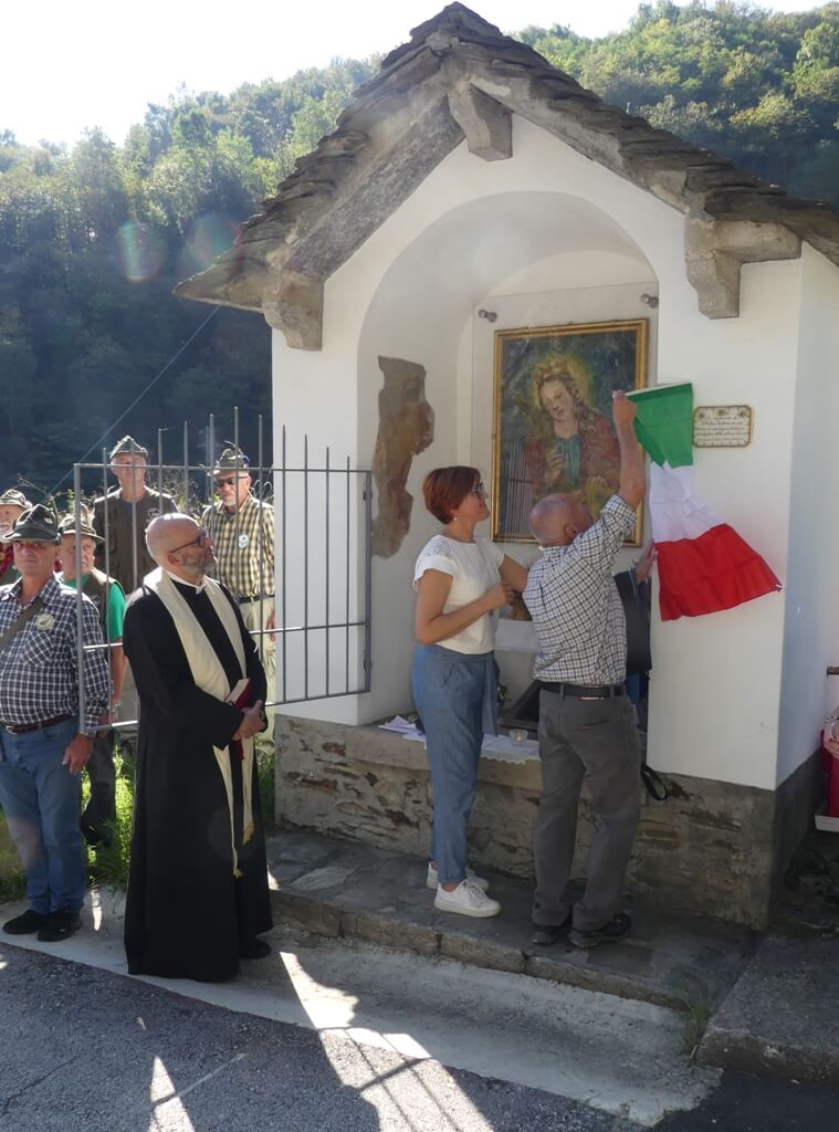 Scoprimento Della Targa Da Parte Del Direttore Paolo Crosa Lenz