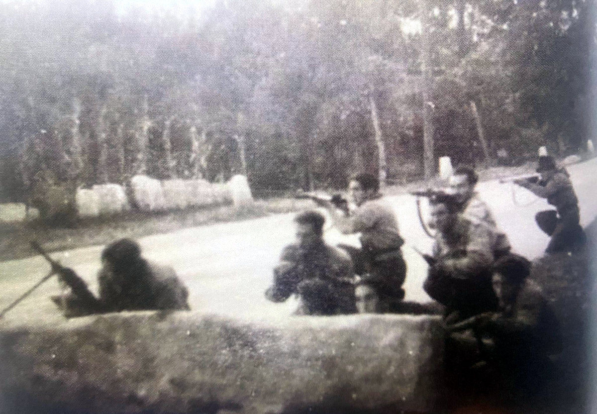 Durante la Battaglia per salvare la Repubblica Partigiana Ossolana Ottobre 1944 - Archivio War Memorial Peck Collection