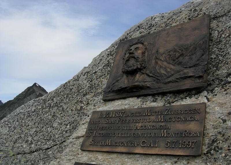 Bassorilievo M Zurbriggen Al Passo Del Moro  Autore Gianni Radice    Ph Lavalledelrosa