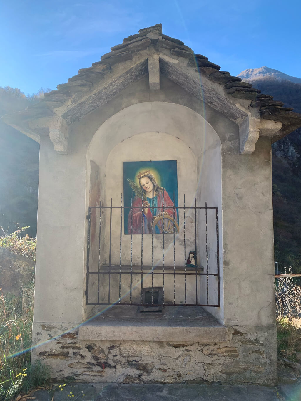 La Cappella Con Il Quadro Tornato Al Suo Posto