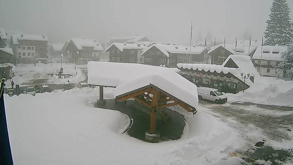 Macugnaga Sotto La Neve Di Novembre Ph Il Macugnaghese Imbruttito