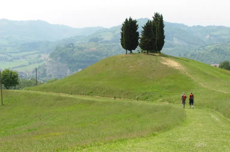Antonio Bovo in cammino lungo la Via degli Dei