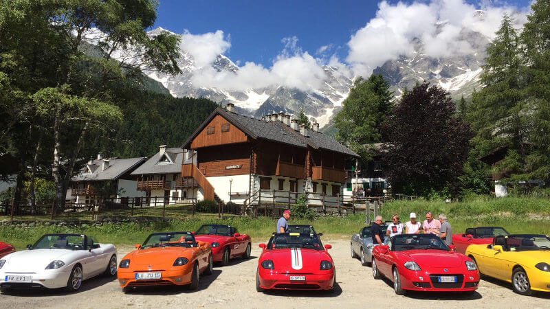 Ai piedi del Monte Rosa in barchetta