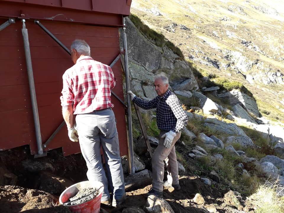 Bivacco Lanti Lavori In Corso ai 2150 Metri Del Ratuliger