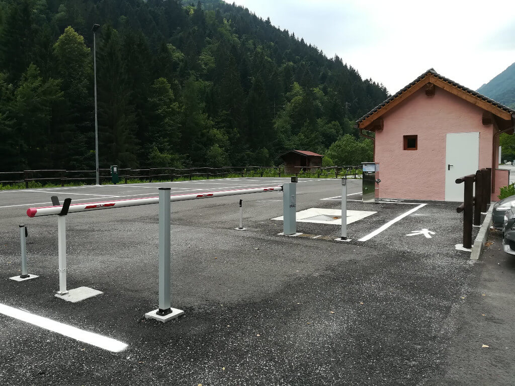 Moderna Area Camper E Parco Giochi A Pontegrande