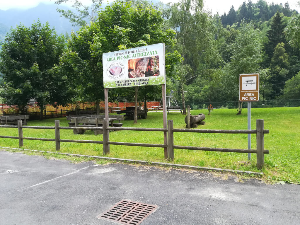 Moderna Area Camper E Parco Giochi A Pontegrande