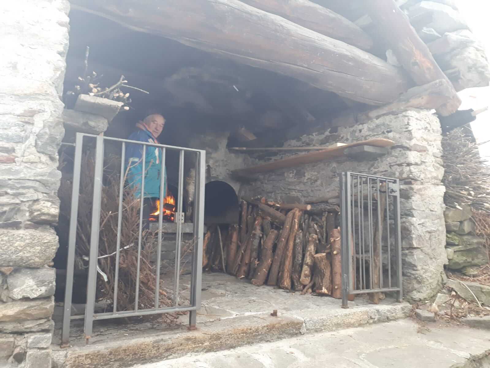 Pane Nero Al Forno Di Under Tannu