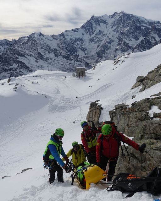 Addestramento Al Passo Del Moro Per La Squadra Del Soccorso Alpino Di Villadossola Antrona