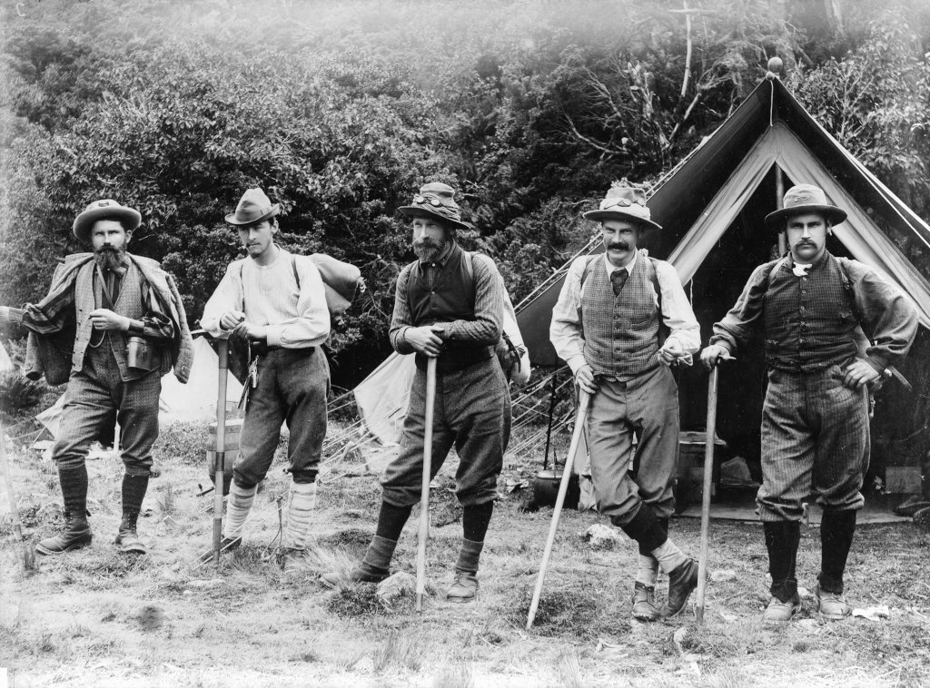 Spedizione in Nuova Zelanda.Mattias Zurbriggen il primo a sinistra Spedizione in Nuova Zelanda.Mattias Zurbriggen il primo a sinistra
