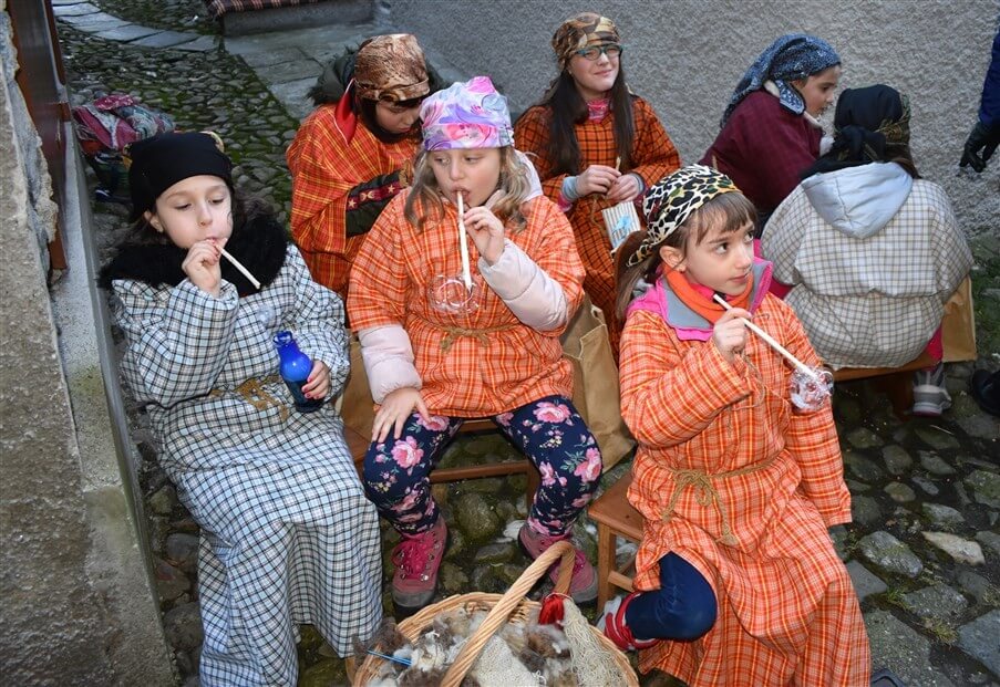Bannio Festa Dul Bambin Presepe Vivente E Antichi Mestieri