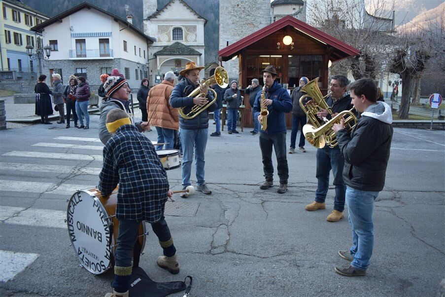 Bannio Festa Dul Bambin Presepe Vivente E Antichi Mestieri