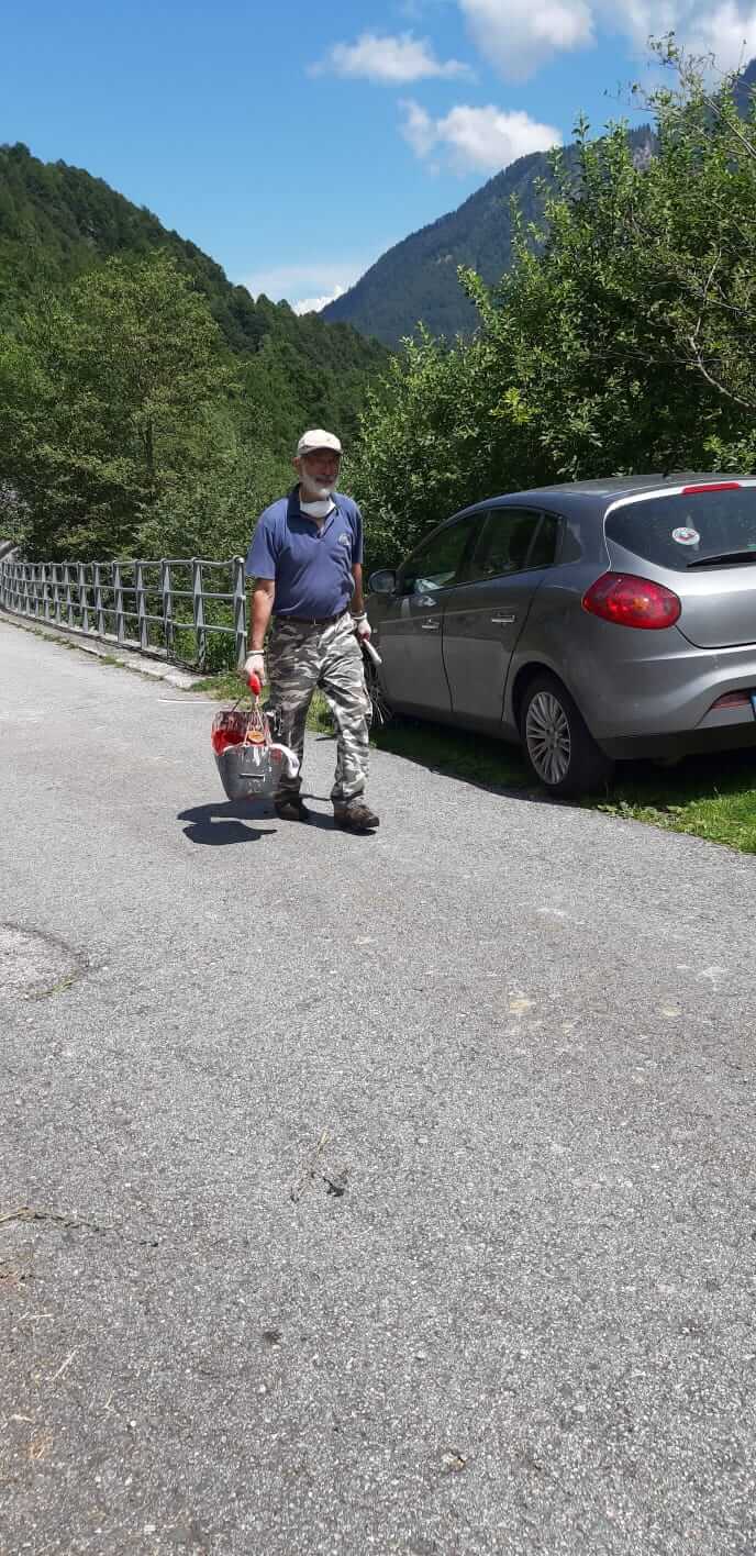 Escursionisti Val Baranca Mulattiera Pontegrande Alpe Soi