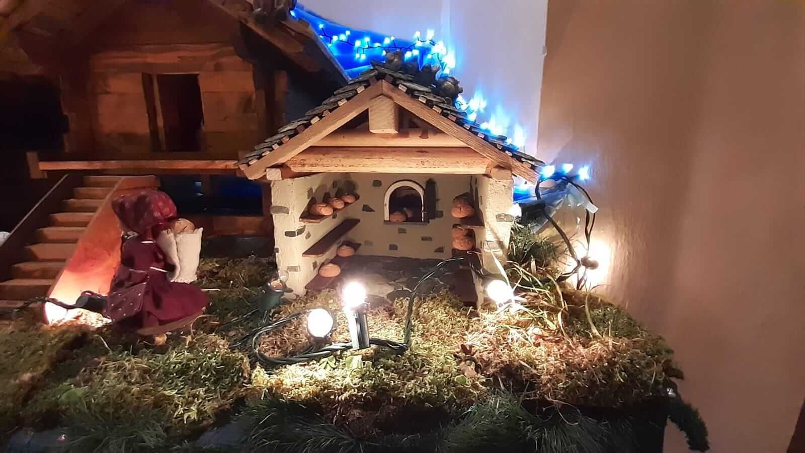 Presepe In Stile Walser Nella Chiesa Di Pecetto