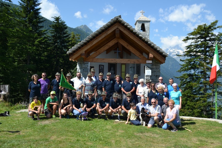 Fiaccolata Votiva Dall Alpe Provaccio Al Santuario Della Madonna Della Neve 3