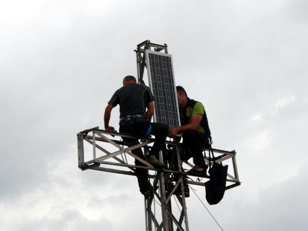 La Croce luminosa del Monte Scarpignano visibile da tutta la Valle Anzasca