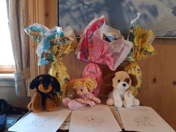 Macugnaga, consegnate ai bambini del paese le uova di Pasqua