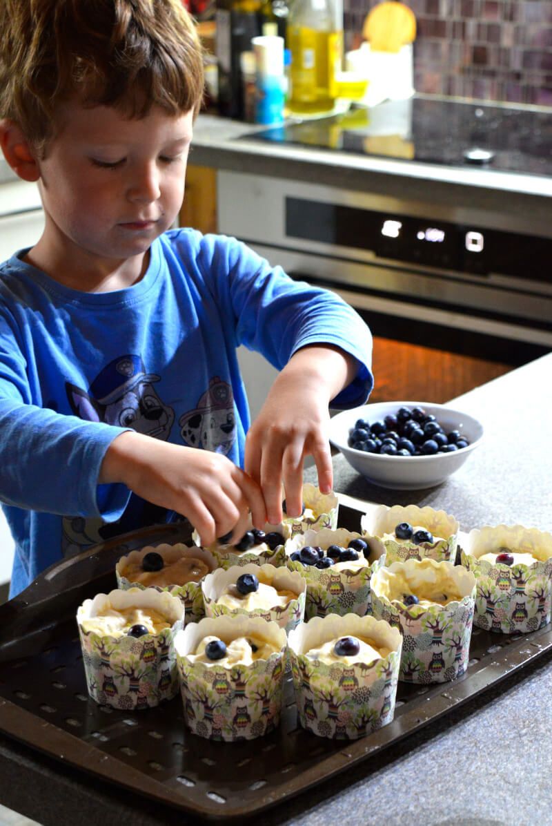 In cucina con i bambini: ricette per divertirsi in modo sano
