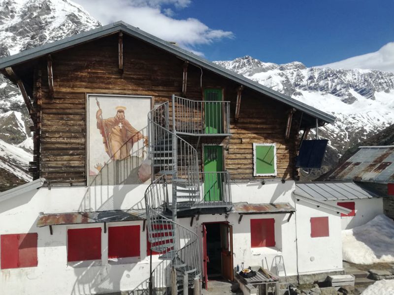 Riaprono il rifugio Zamboni e anche gli altri delle montagne dell’Ossola