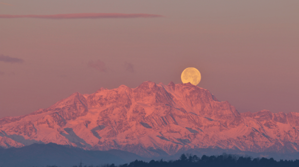 Super Luna alta sul Monte Rosa