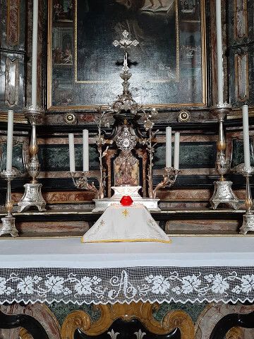 Anzino, esposte la statua di San Giuseppe e la reliquia di Sant’Antonio invocando protezione