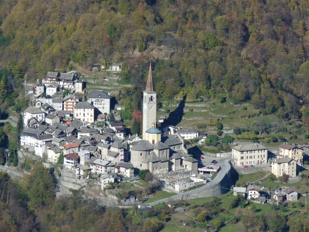 Chiude un altro negozio a Calasca-Castiglione