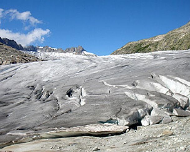 Vallese:il ghiacciaio del Rodano è stato ricoperto con teli