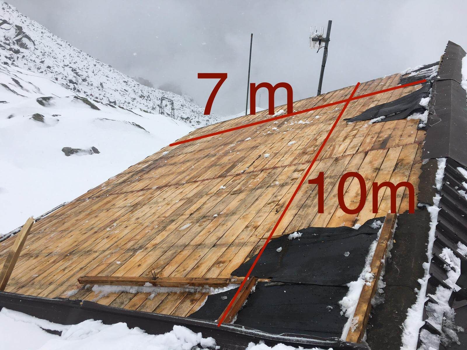 Gravemente danneggiato il rifugio Oberto Maroli al Moro