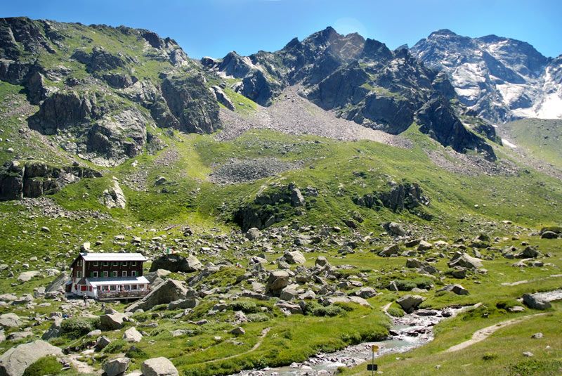 Incidente stradale e uno, mortale, in montagna