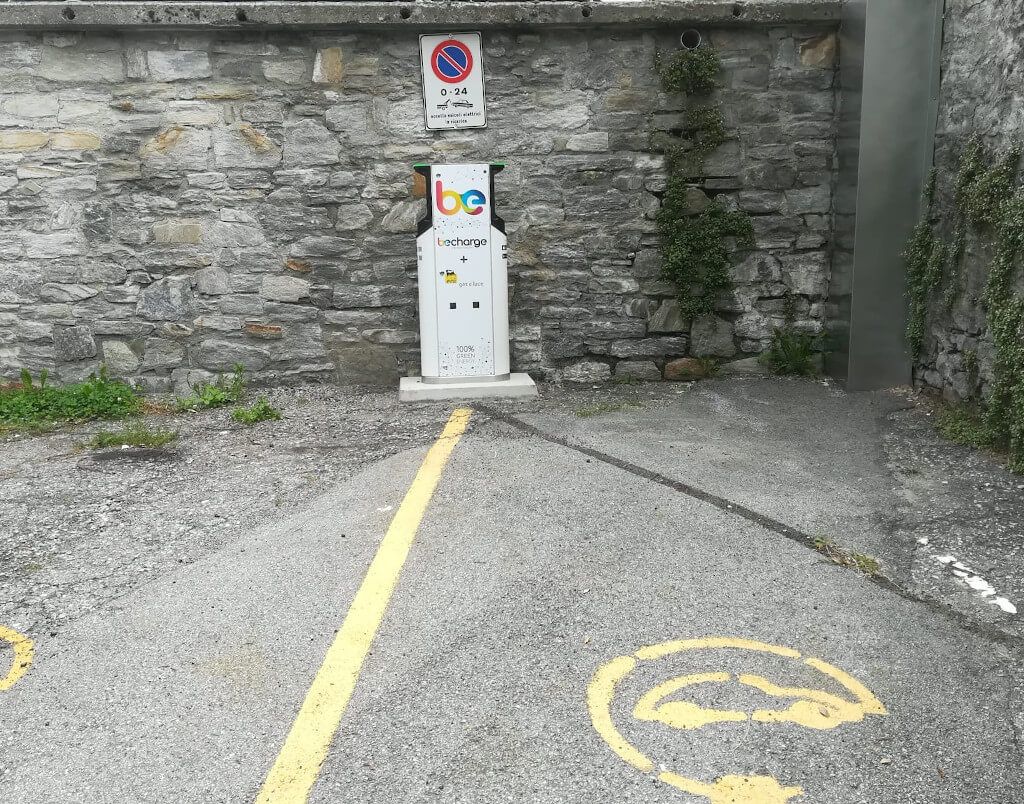 Vanzone, installata colonnina per ricarica auto elettriche