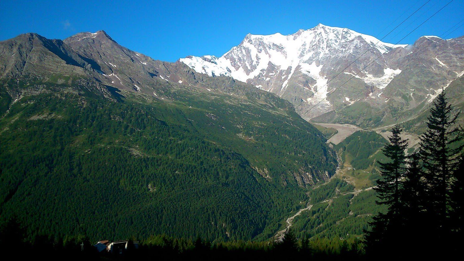All’alpe Meccia, estasiati dalla bellezza della Est
