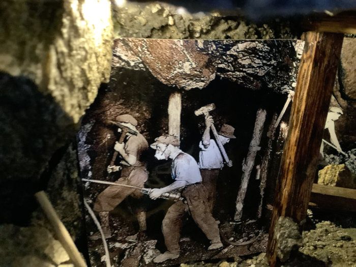L’Associazione “Figli della Miniera” inaugura la storica Polveriera