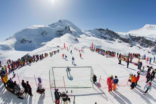 Italia – Svizzera calcio sulla neve ai tremila metri del Moro
