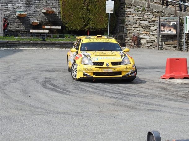 Spettacolare rally sulle strade di Calasca