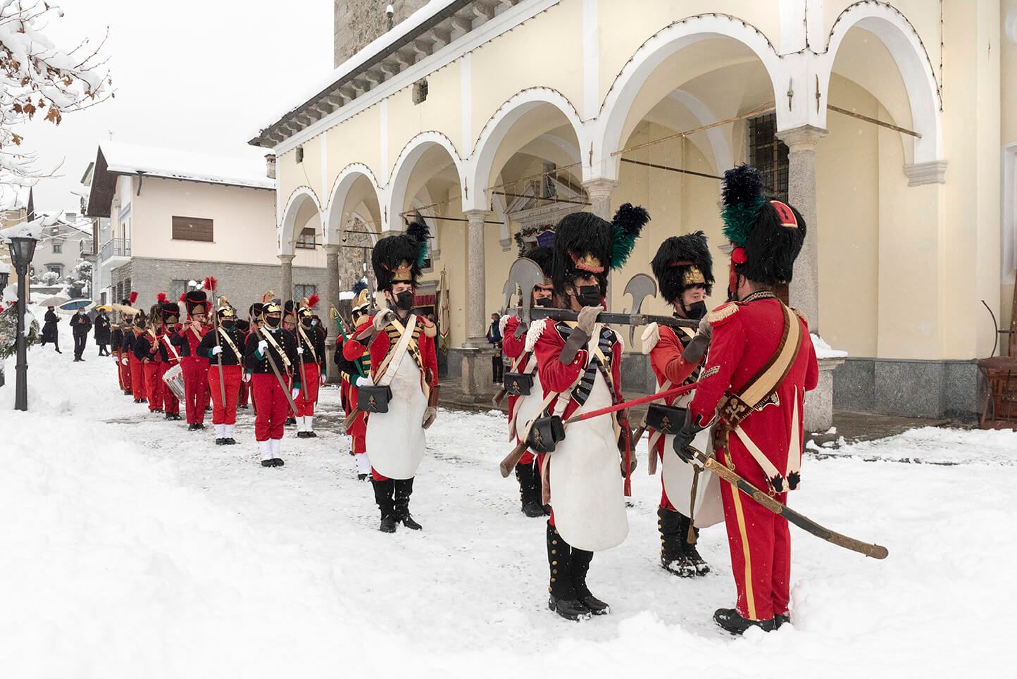 La neve ha accolto l’apertura dei festeggiamenti per i 400 anni della Milizia